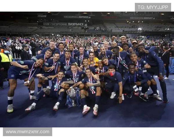 巴黎圣日耳曼完成历史性大丰收 2025赛季欧冠与商业营收双双创纪录